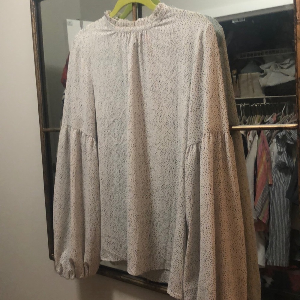 Vince Camuto puff sleeve top size S